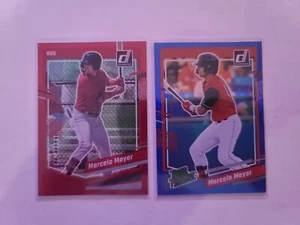 Lote 2023 Donruss Marcelo Mayer X2 (Blue Holo #67 y Red Holo #94/2023) Medias Rojas - Imagen 1 de 2