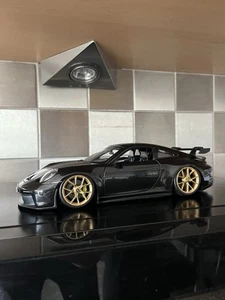 Maisto - Porsche 911 GT3 - Special Edition - Jet Black Metallic 1/18 Air Ride - Picture 1 of 12
