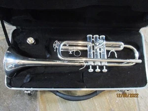 Silver C key TRUMPET with case and mouthpiece. - Picture 1 of 6