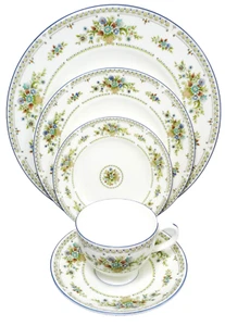 PETERSHAM by Wedgwood 5 Piece Place Setting NEW NEVER USED made in England - Picture 1 of 24