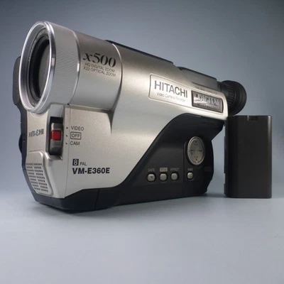 Caméscope cassette portable Hitachi VM-E360E argent testé - Photo 1/4