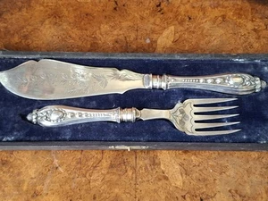 Impresionante tenedor de cuchillo antiguo enchapado en plata para servidores de peces perseguidos  - Imagen 1 de 6