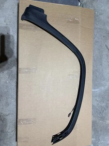 2022 - 2024 RIVIAN R1S R1T RIGHT FRONT WHEEL OPENING FENDER FLARE ARCH W/ CAMERA - Picture 1 of 8
