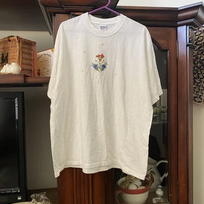 Винтажная стильная рубашка с цветочным рисунком аппликация на бирке Gildan белая унисекс XL футболка со звездами - Изображение 1 из 4