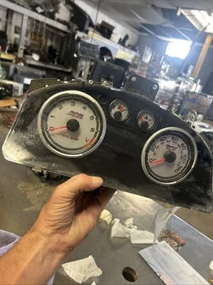 Painel de instrumentos Ford Focus 2010–11 - Imagem 1 de 3