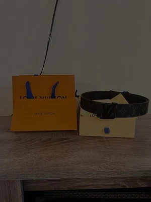 Cinturón Louis Vuitton LV 40mm Iniciales Negro Mate Talla 95/38 Foto 1 de 3