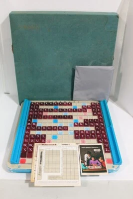 Scrabble 1977 Deluxe Edition, Turntable Board, Selchow & Righter USA *COMPLETE* - Image 1 of 4