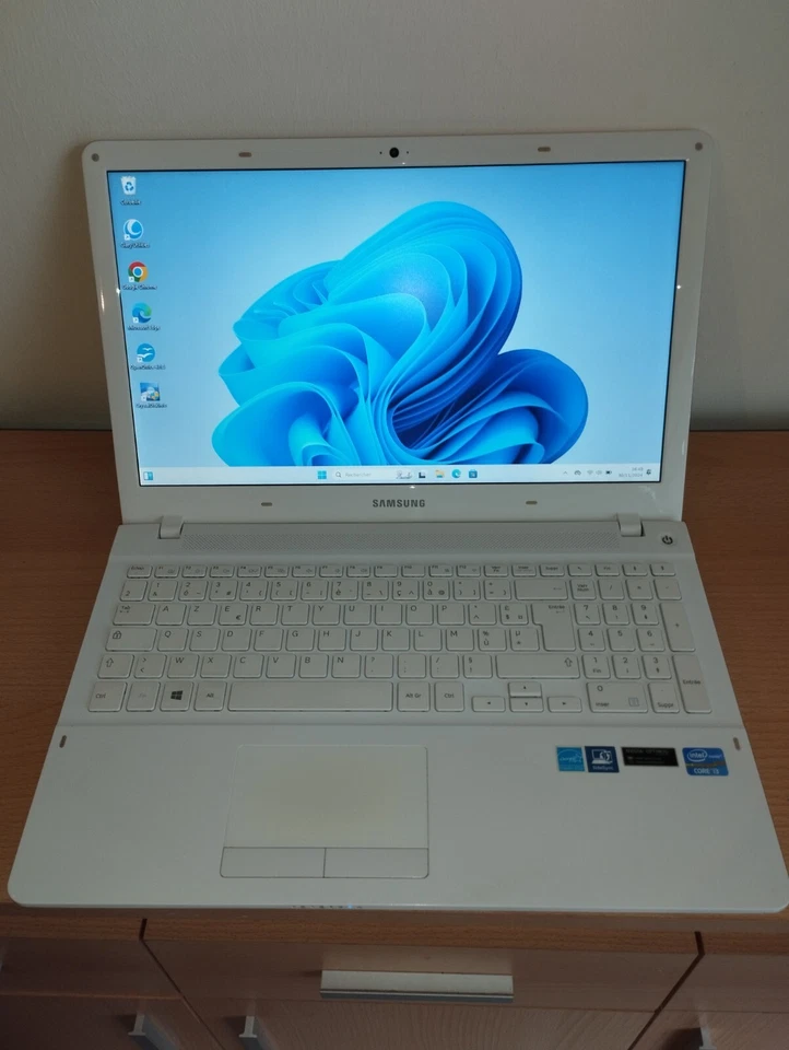 Pc Portable Samsung IntelCore I3 Ram8Go Ssd500Go Parfait Etat - Photo 1/4