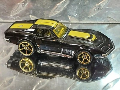 2008 风火轮黑色和金色 69 英尺科尔维特神秘汽车 — 第 1/4 张图片