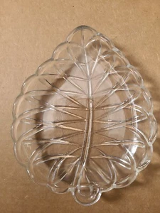 Indiana Glass PRETZEL #622 Clear Olive Dish Leaf-shaped 6 7/8" - Picture 1 of 8