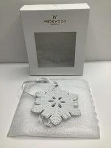 Wedgwood White Snowflake Star Jasperware Flat Ornament Boxed Ribbon Hanger - Picture 1 of 7