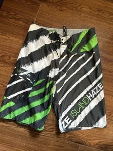 Island Haze Neu mit Etikett Herren Größe L (34) grün weiß schwarz Boardshorts - Bild 1 von 9