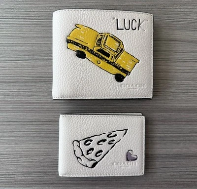 全新带标签蔻驰男式 3 合 1 钱包带黄色出租车素描印花 CAK47 粉笔多种! — 第 1/4 张图片