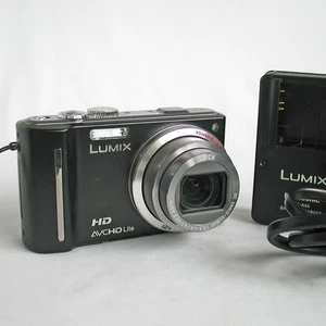 PANASONIC LUMIX TZ10 - LEICA LENS - CHARGER - FULLY TESTED - EXCELLENT CONDITION - Picture 1 of 1