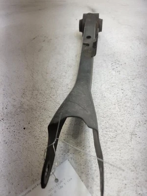 Subaru Legacy 2015-2019 pasajero trasero derecho brazo de control inferior  Foto 1 de 4