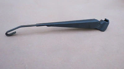 Brazo limpiaparabrisas trasero VW Volkswagen Passat Wagon 1995 96 97 OEM  Foto 1 de 4