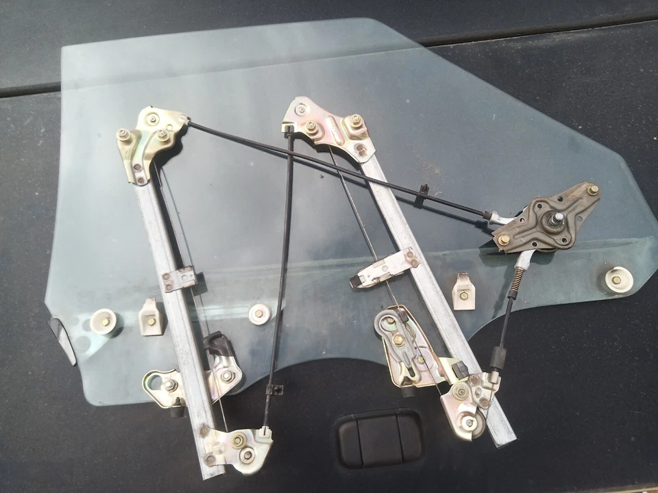 Toyota MR2 1985-1989 AW11 MK1 DERECHA DERECHA DERECHA LADO DEL CONDUCTOR VENTANA DE VIDRIO FABRICANTE DE EQUIPOS ORIGINALES 86 87 Foto 1 de 1