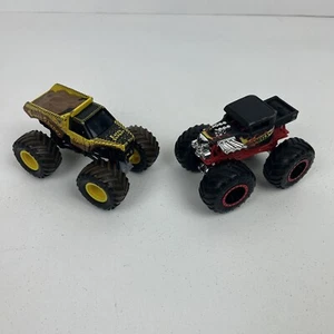 Lot Of 2 Hot Wheels Monster Jam 1:64 Earth Shaker & Bone Shaker Diecast - Picture 1 of 8