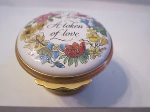 HALCYON DAYS ENAMEL BOX A TOKEN OF LOVE - 1 3/4" X 1 3/4" X 1" - Picture 1 of 5