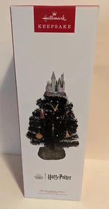 Hallmark 'Magic' Ornament "The Wizarding World of Harry Potter Christmas Tree" - Picture 1 of 8