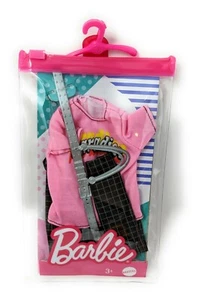 Barbie KEN Paquete de Moda Rosa Paraíso Camisa Pantalones a Cuadros Cinturón Plateado GRC74  - Imagen 1 de 2