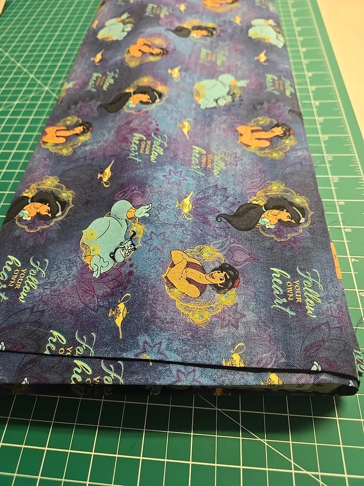 Tela Disney por 1/2 yarda azul Follow Your Heart Jasmine Aladdin Sultan Foto 1 de 4