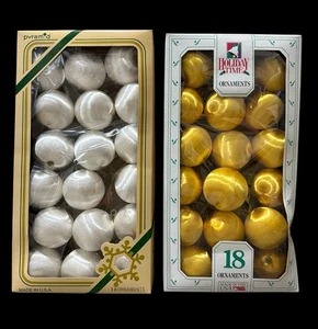 Lot Of 36 Satin Sheen Silk Thread Christmas Ball Ornaments White Gold Vintage - Picture 1 of 2