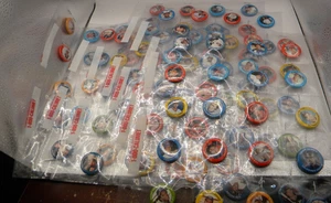 1984 Fun Foods Baseball Buttons 131 Button-Pin Set - Mattingly Rookie - Picture 1 of 8