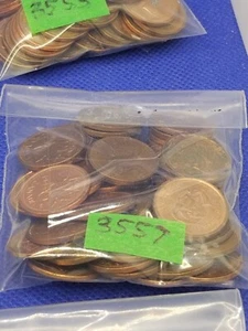 Lot of 50 Random Canadian CANADA Pennies 1 Cent Coin Collection AA3557 - Picture 1 of 1