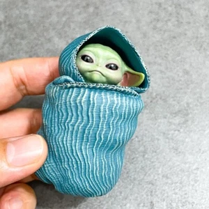 1/6 Grogu Wapped In Blanket Figure HT Hot Toys Star Wars The Mandalorian TMS043 - Picture 1 of 5