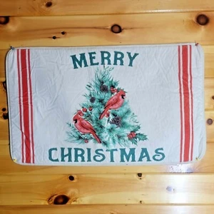 Tappetino Bagno Natalizio Maria Albero di Natale con Cardinali Rossi Schienale in Gomma 19 X 31" - Foto 1 di 6