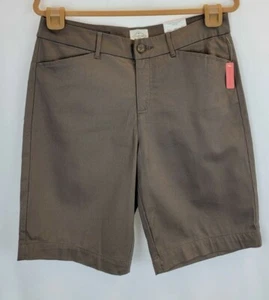 St John's Bay Women Size 12 High Risk Brown Secretly Slender 10" Bermuda NWT - Picture 1 of 16