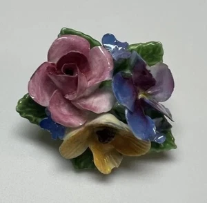 Broche Corona Staffordshire Vintage Pintado a Mano Flor Floral Porcelana Inglesa - Imagen 1 de 4