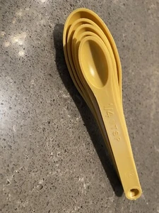 Foley Set of 5 Plastic Measuring Spoons: 1/4,1/2, and 1 Tsp, and 1/2 and 1 Tbs - Picture 1 of 5