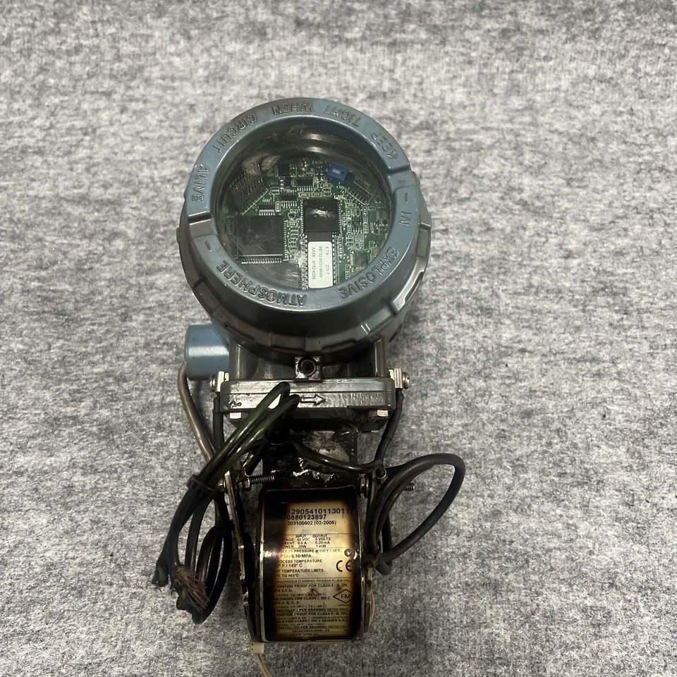 Rosemount 8732CT12N0M4 Transmitter With 8711TSA005U5N0G1 1/2" Flowtube FOR PARTS - Image 1 of 4