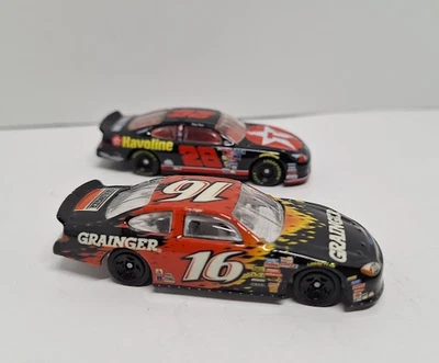 Racing Champions #28 Texaco 2001 Ford Taurus &  # 16 Grainger 1999 Scale 1:64 - Image 1 of 4