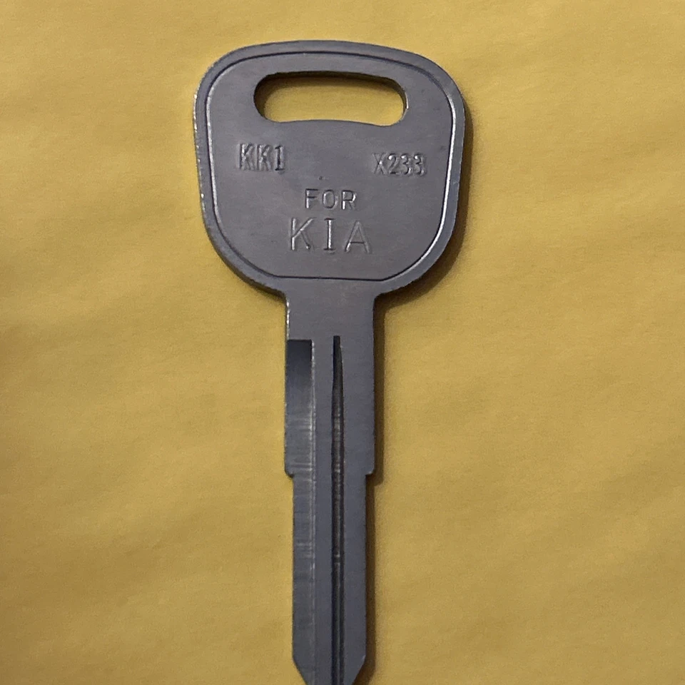 Llave automotriz en blanco Kia Sephia X233 KK1 1994-1997   Foto 1 de 4