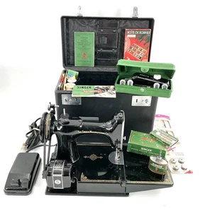 Vintage 1948 Singer 221-1 tragbare elektrische Nähmaschine + Koffer, Papiere & mehr - Bild 1 von 15