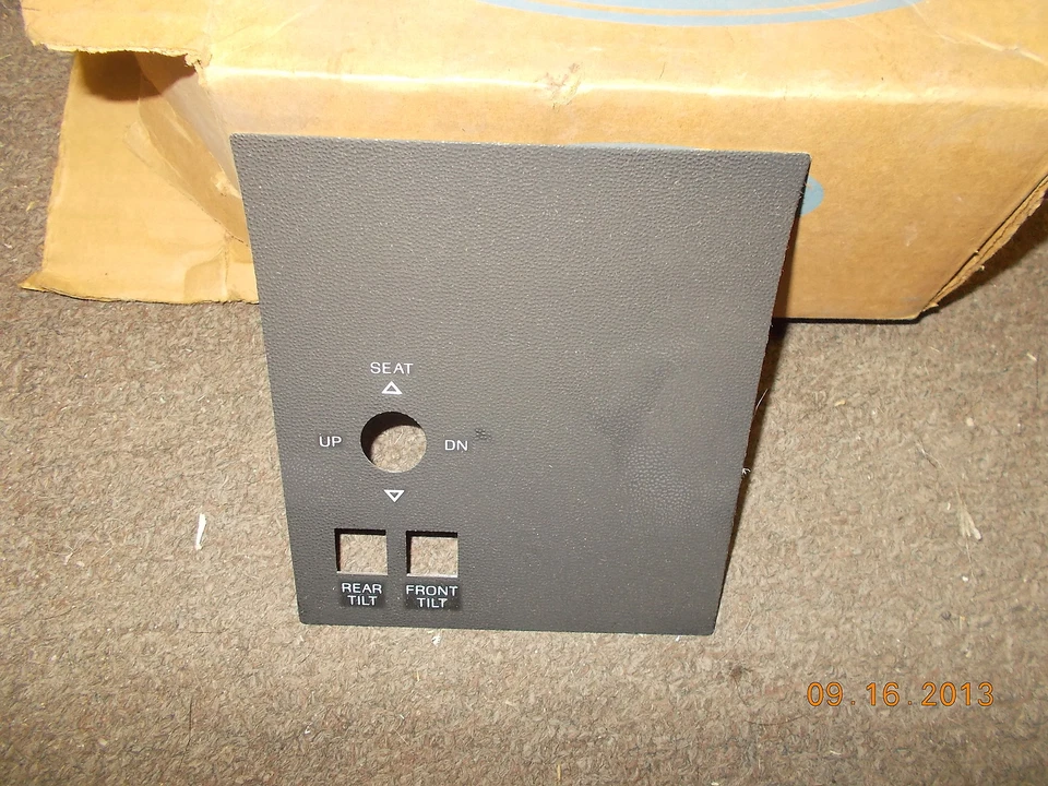 NOS 1983 1984 FORD THUNDERBIRD CONSOLE INSERT - Image 1 of 3