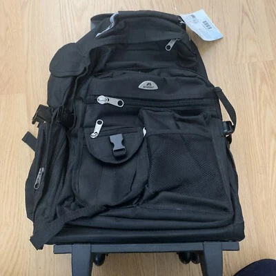 Mochila Everest Deluxe con ruedas 5045WH 13,5 X 18,5 X 7" negra Foto 1 de 4