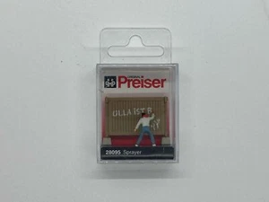 Sprayer. Graffiti artist, tagger, street artist OO/HO gauge Preiser 28095 - Picture 1 of 1