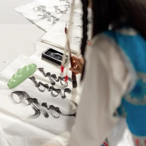  Keramik Stift Berg Pinselständer Schreibhalter Kalligrafie Zubehör - Bild 1 von 12