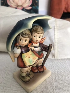 FIGURINE VINTAGE GOEBEL HUMMEL "TEMPS ORAGEUX" #71 2/0 ALLEMAGNE 1984 - Photo 1/11