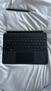Microsoft Surface Go Type Cover-Tastatur - Schwarz (KCM-00029) - Afbeelding 1 van 2
