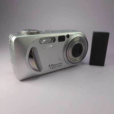 Sony Digital Camera Cybershot DSC-P8 3.2MP Silver Tested - Image 1 of 4