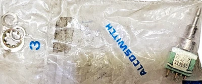 Interruptor OEM ALCO MPA106F, botão ligado, momentâneo 6 ampères/3 ampères - 125/250Vac - Imagem 1 de 4