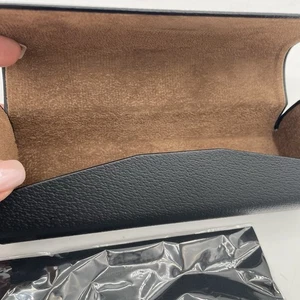 NEW Burberry Black Leather Glasses Sunglasses Hard Shell Case & Microfiber Cloth - Picture 1 of 6
