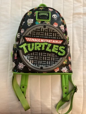 Mini Mochila Loungefly Teenage Mutant Ninja Turtles Chibi Alcantarillado Foto 1 de 4