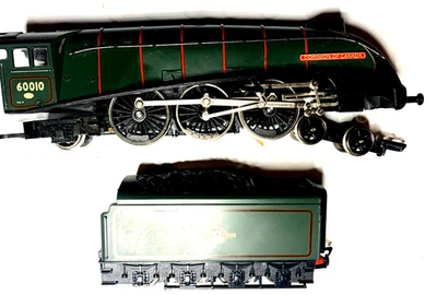 Hornby Class A4 BR Dominion of Canada' Steam Locomotive 60010 mint & tender - image 1 of 4