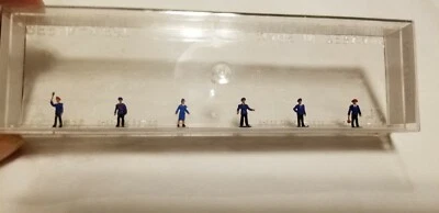 Merten Z Scale Railroad Staff 6 Figures # Z 908 - Image 1 of 2